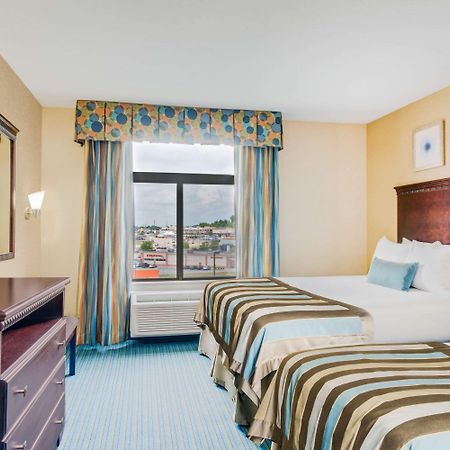 Wingate By Wyndham - York Hotel Exterior photo