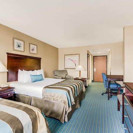 Wingate By Wyndham - York Hotel Exterior photo