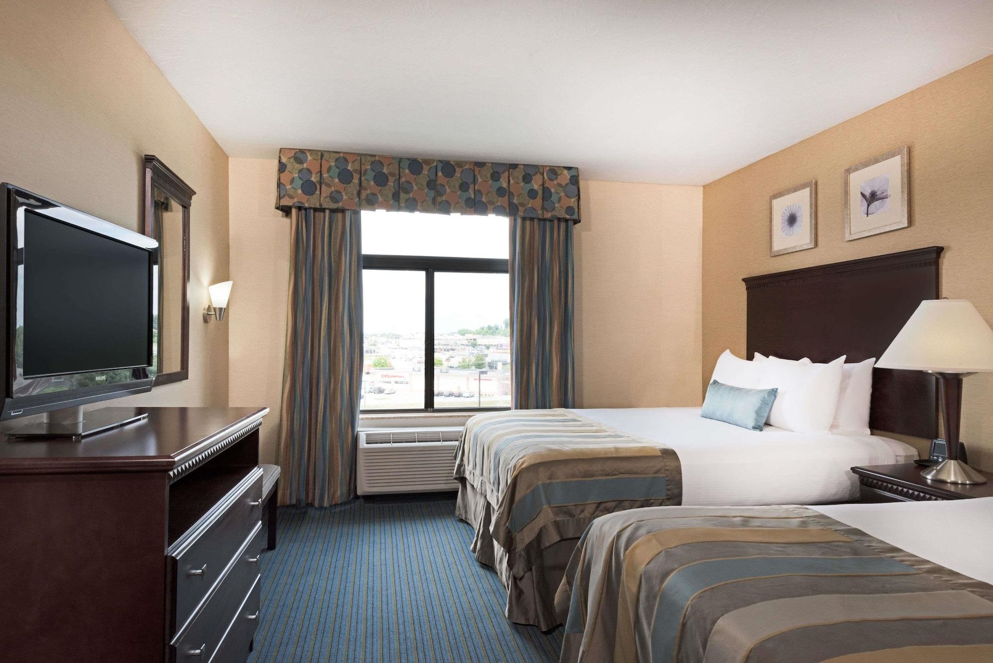 Wingate By Wyndham - York Hotel Exterior photo