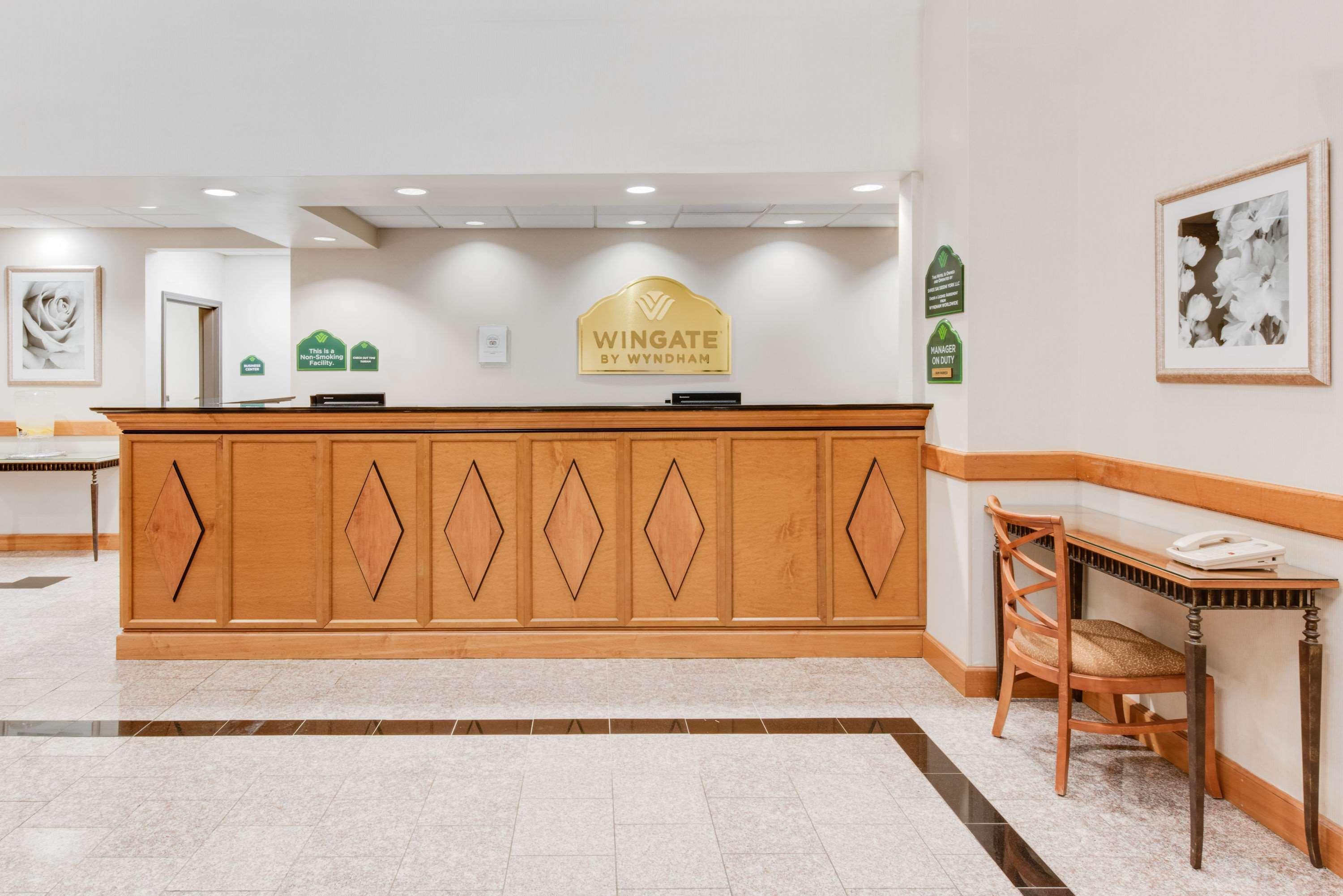 Wingate By Wyndham - York Hotel Exterior photo